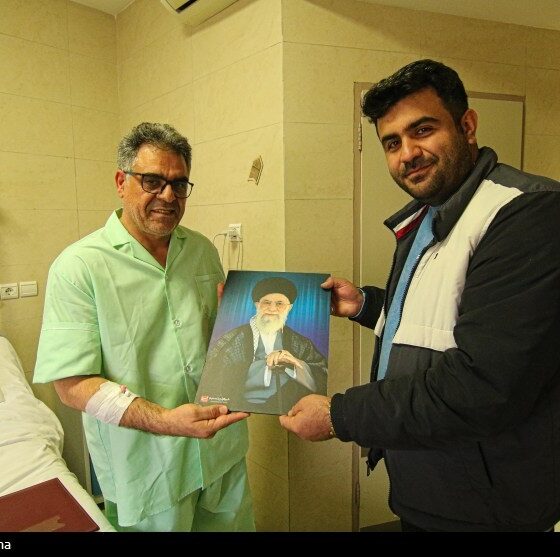 فداکاری مدیر زنجانی در دل آتش و آوار حسینیه اعظم زنجان