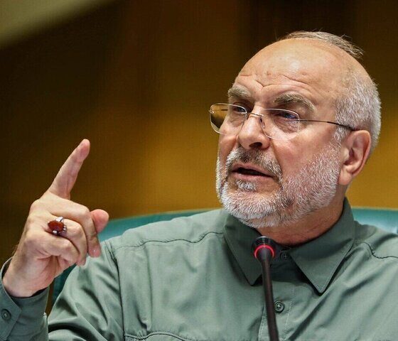 قالیباف: خط مقدم ضربه به آمریکا جنگ مالی است