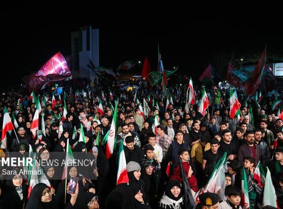 لانچر و موشک در تجمع مردم احمدآباد مشهد