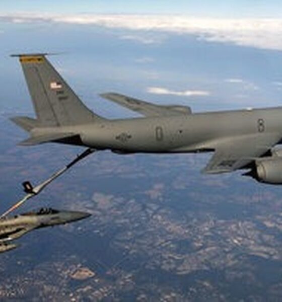 ماجرای پمپ بنزین‌های سیار در آسمان / چرا سوخت‌گیری هوایی خطرناک است؟