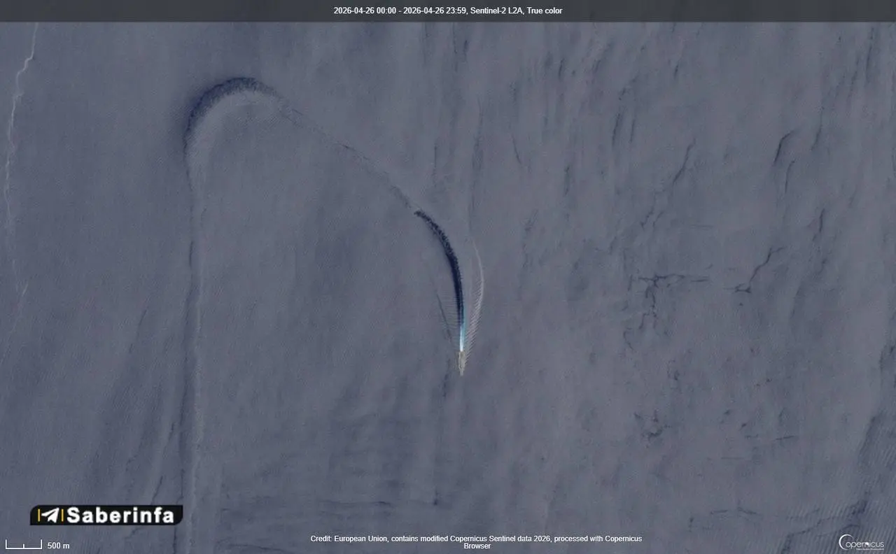 مانور عجیب ناو جرالد فورد / غول آمریکایی برای مقابله با موشک‌های ایران آماده شد + عکس