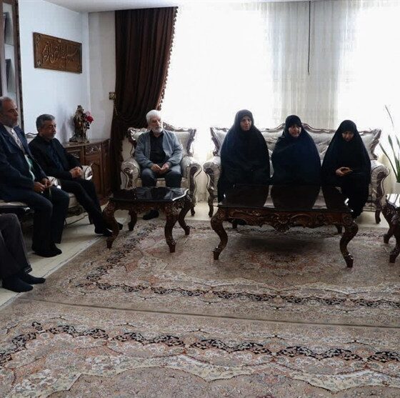 معاون بنیاد شهید: مردم و نظام هیچ اعتمادی به وعده‌های دشمنان ندارند