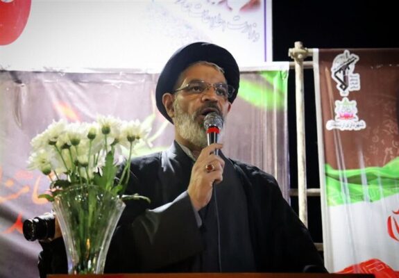 ملت ایران زیر بار مذاکره ذلیلانه نمی‌رود/پایبندی بر عزت و استقلال