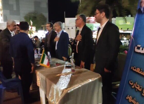 میز خدمت ادارات در تجمع شبانه مردمی بوشهر