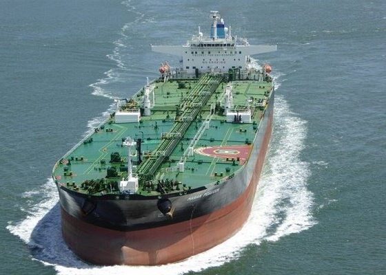 نفتکش تحت تحریم آمریکا از تنگه هرمز عبور کرد