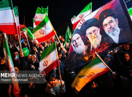 پاسخ مردم قم به تهدیدات رئیس جمهور متوهم آمریکا