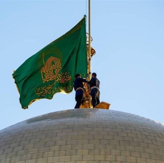 پرچم گنبد امام رضا(ع) تعویض و به رنگ سبز درآمد