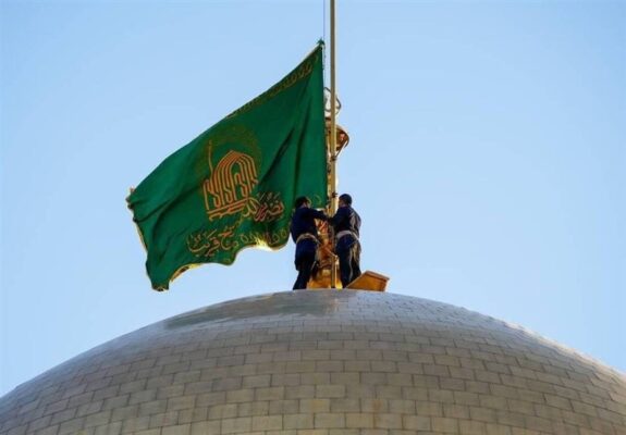 پرچم گنبد امام رضا(ع) تعویض و به رنگ سبز درآمد