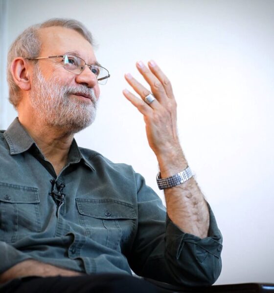 پوستر تبلیغاتی علی لاریجانی در انتخابات ۱۳۸۴ + عکس