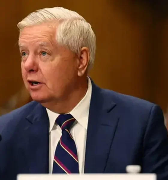 پیشنهاد لیندسی گراهام به ترامپ برای آغاز جنگ با ایران/ شمارش معکوس حملات آمریکا آغاز شد