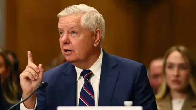 پیشنهاد لیندسی گراهام به ترامپ برای آغاز جنگ با ایران/ شمارش معکوس حملات آمریکا آغاز شد