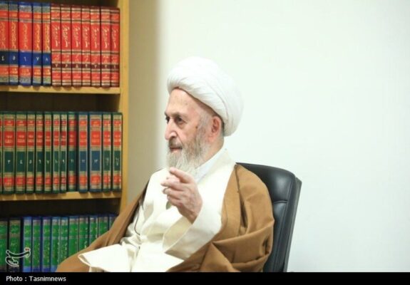 آیتالله سبحانی: نوآوری از ویژگیهای ممتاز آیتالله مکارم شیرازی است آیتالله سبحانی: نوآوری از ویژگیهای ممتاز آیتالله مکارم شیرازی است
