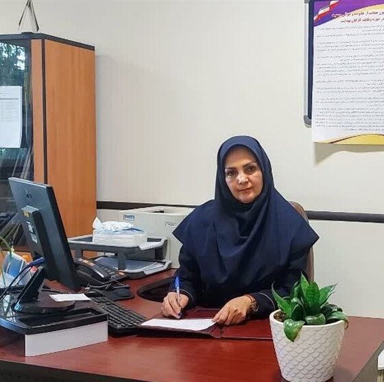 از اتاق زایمان تا مدیریت جمعیت؛ روایت مامای نمونه از چالش‌و راهکارها