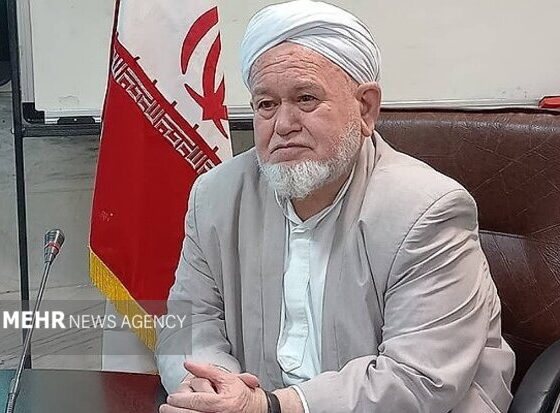 اطاعت از رهبری و وحدت شیعه و سنی، دو رکن اساسی امت اسلامی است