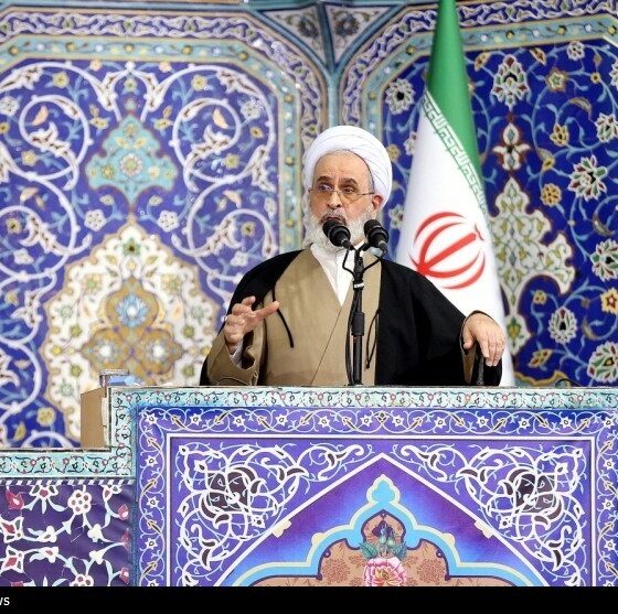 امام جمعه قم: 14 خطای محاسباتی سبب شکست‌ آمریکا مقابل ایران شد
