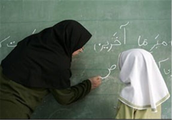 ایثار معلم مسجدسلیمانی؛ شاگردان در خانه‌اش مهمان درس و زندگی شدند
