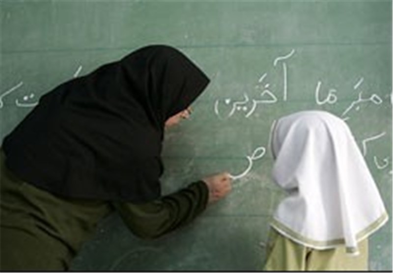 ایثار معلم مسجدسلیمانی؛ شاگردان در خانه‌اش مهمان درس و زندگی شدند