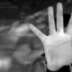 تجاوز به دختر جوان با بیسیم و اسلحه / متهم هیچگونه ارتباطی با پلیس نداشت