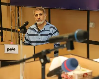 تصاویر دیده نشده از صادق ساعدی‌نیا در دادگاه+ عکس