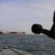 تنش تازه میان ایران و آمریکا |/ منبع نظامی: شلیک اول در تنگه هرمز انجام شد