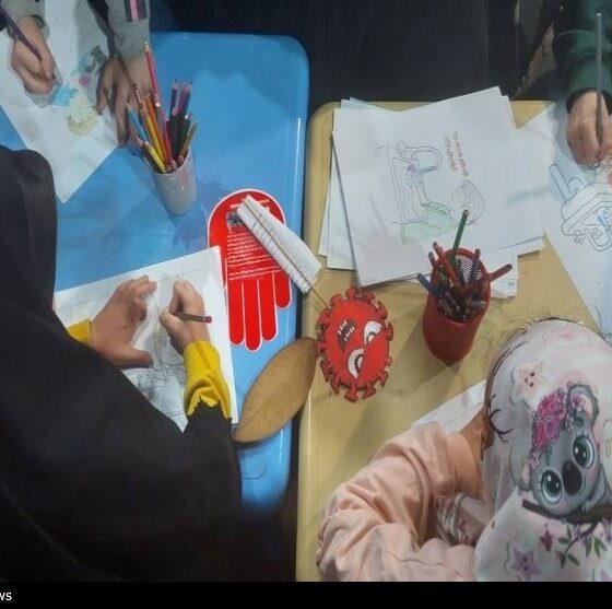 حضور کادر درمان در کف میدان؛ آموزش سلامت تعطیل‌بردار نیست