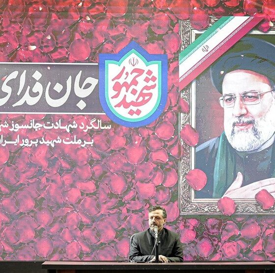 خاندوزی: اقتصاد ایران در دولت شهید رئیسی از رکود خارج شد