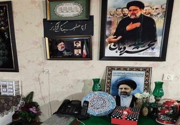 خانهای در امتداد آسمان؛روایتی از دیدار بانوان رسانه بامادر شهیدجمهور خانهای در امتداد آسمان؛روایتی از دیدار بانوان رسانه بامادر شهیدجمهور