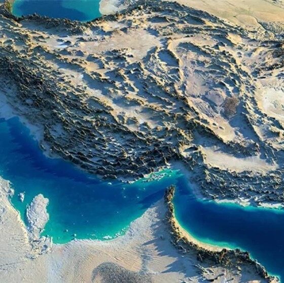 خلیج‌فارس جای اجانب و آمریکایی‌ها نیست/ تنگه هرمز باید حفظ شود