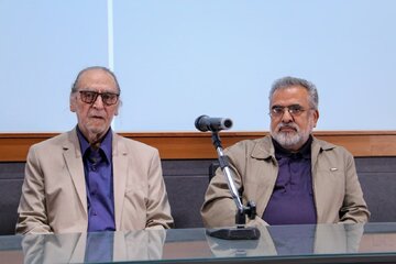 در برنامه «روایت جنگ در دل جنگ» مطرح شد: جواد شمقدری: باند و جناح در حوزه فرهنگ راه ندارد/هوشنگ توکلی: رهبر شهید در حوزه فرهنگ و هنر دارای نگاه ویژه‌ا