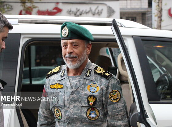 دریادار سیاری: تنها راه موفقیت، ادامه راه شهداست