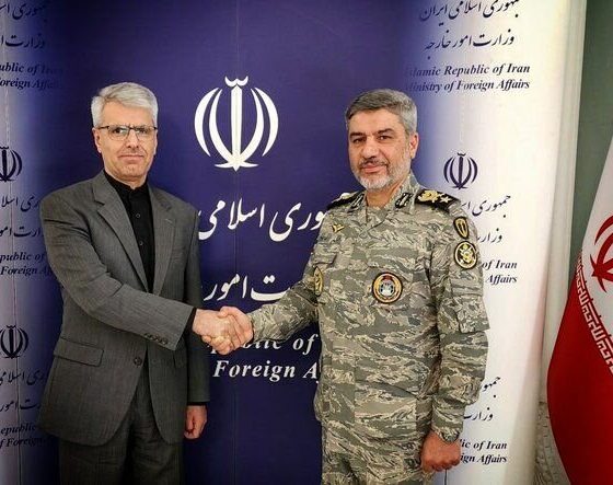دیدار سخنگوی ارتش و بقایی؛ همراهی میدان و دیپلماسی برای ایران