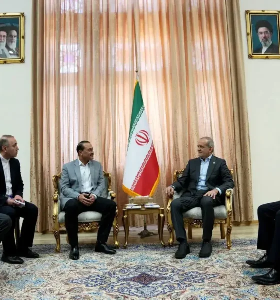 دیدار پزشکیان با فرمانده ارتش پاکستان/ عاصم منیر با چه پیامی به تهران آمد؟