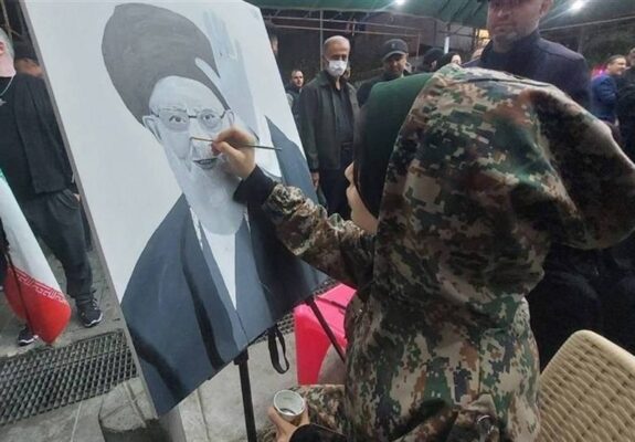 روایتی از ستایش دهه نودی و سودای کشیدن چهره‌ رهبر آسمانی