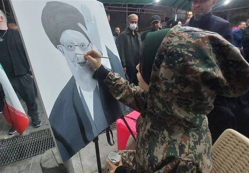 روایتی از ستایش دهه نودی و سودای کشیدن چهره رهبر آسمانی روایتی از ستایش دهه نودی و سودای کشیدن چهره رهبر آسمانی
