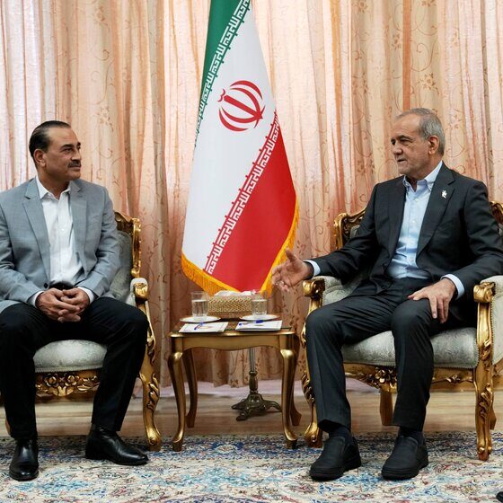 فرمانده ارتش پاکستان با پزشکیان دیدار کرد