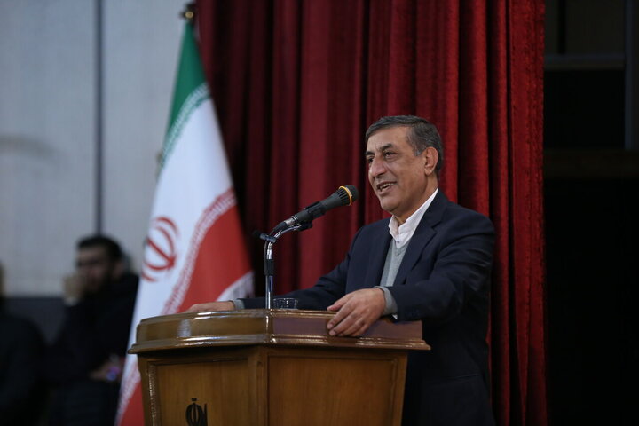 قائم‌پناه: نجات ۷۲۰۰ انسان توسط هلال احمر عدد کمی نیست 