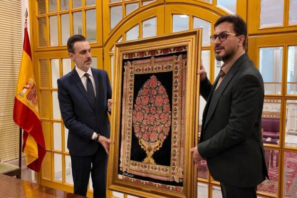قدردانی جامعه قرآنی از سفیر اسپانیا در ایران
