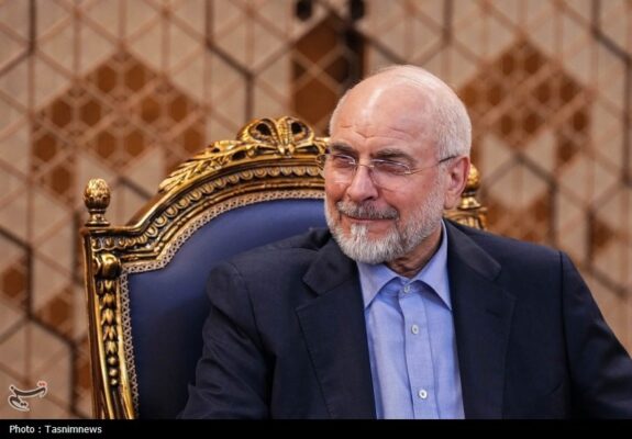 قوه قضائیه زیر بمباران و تهدید دشمن صیانت از حقوق ملت را رها نکرد قوه قضائیه زیر بمباران و تهدید دشمن صیانت از حقوق ملت را رها نکرد
