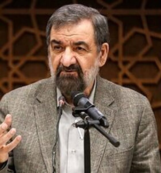 محسن رضایی: امارات با پول ایران ساخته شد