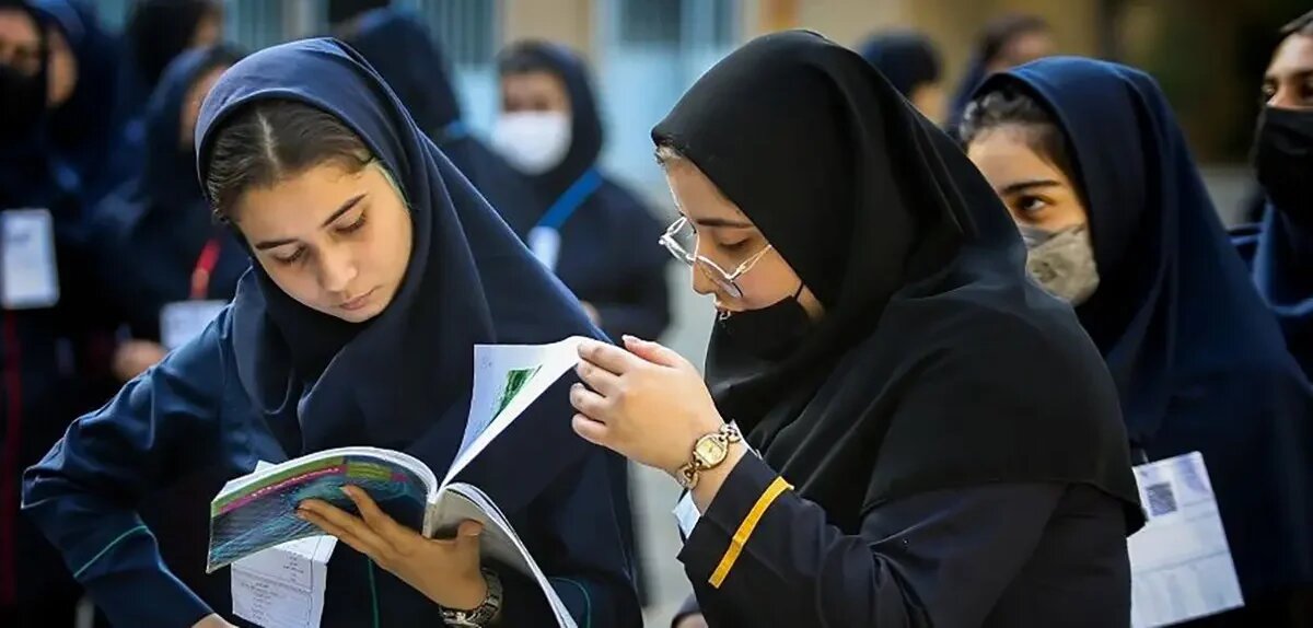 مدرسه هم «طبقاتی» شده؛ «بچههای باهوش با حسرت نگاه میکنند، برخی با پول و سهمیه دانشگاه خوب میروند» مدرسه هم «طبقاتی» شده؛ «بچههای باهوش با حسرت نگاه میکنند، برخی با پول و سهمیه دانشگاهها میروند»