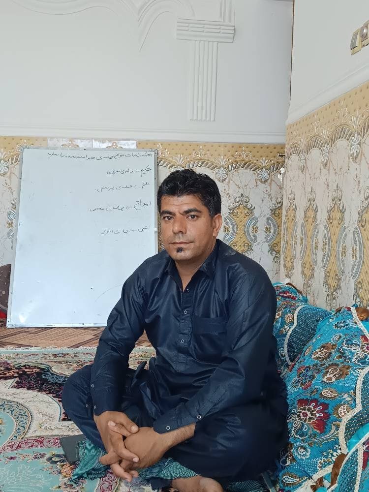 معلمی که در میان جنگ آموزگار ماند؛ «نمیتوانم نسبت به این استعدادها بیتفاوت باشم»/ جلوگیری از ادامه تحصیل بهدلیل مسائل فرهنگی معلمی که در میان جنگ آموزگار ماند؛ «نمیتوانم نسبت به این استعدادها بیتفاوت باشم»/ جلوگیری از ادامه تحصیل بهدلیل مسائل فرهنگی
