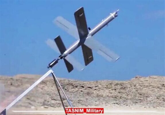 منابع مطلع به تسنیم: هدف گرفتن 3 ناوشکن آمریکایی در تنگه هرمز