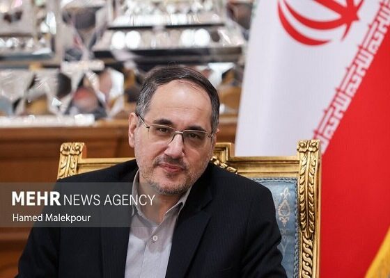 نگاهداری: انقلابی‌گری به معنی بیان حرف‌های شاذ و بی‌قاعده نیست