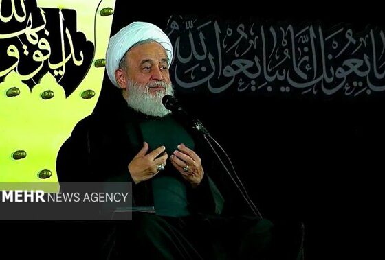 هشدار استاد پناهیان درباره «تنبلی فکری»/ رهبر شهید تحول خواه بودند