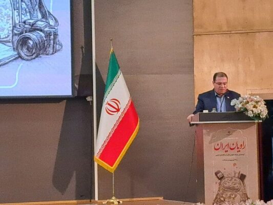 همکاران روابط عمومی در متن میدان روایت جنگ حضور داشتند همکاران روابط عمومی در متن میدان روایت جنگ حضور داشتند