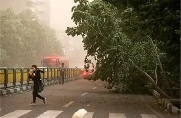 وزش باد شدید و احتمال طوفان گرد و خاک در تهران/ اعلام وضعیت قرمز در پایتخت