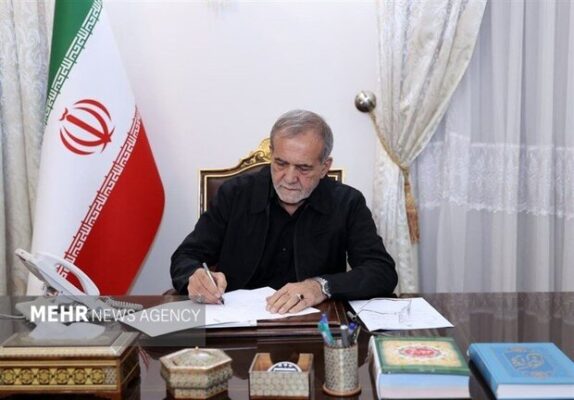 پزشکیان: نمایشگاه کتاب نشانه زنده بودن اندیشه و پویایی فرهنگ است پزشکیان: نمایشگاه کتاب نشانه زنده بودن اندیشه و پویایی فرهنگ است