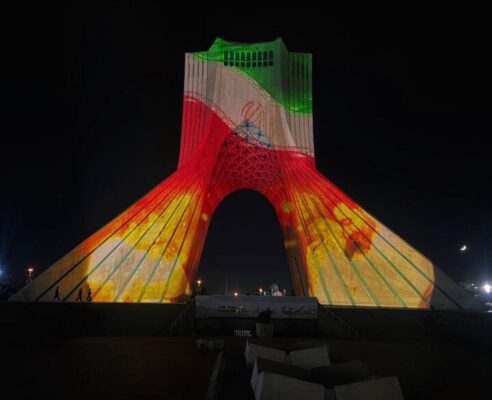 پیام پویش جان ایران بر برج آزادی پیام پویش جان ایران بر برج آزادی