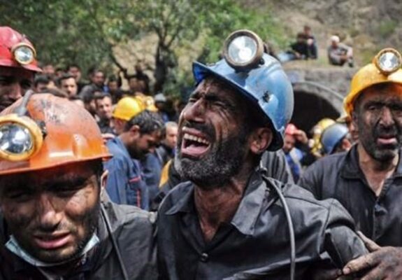 افشای تخلفات گسترده در معادن/ ثبت عناوین شغلی صوری و تضییع حقوق کارگر! افشای تخلفات گسترده در معادن/ ثبت عناوین شغلی صوری و تضییع حقوق کارگر!