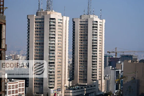 بازگشت قیمت دلاری مسکن به بالای ۱۳۰۰ دلار؛ آیا بازار وارد فاز جدید شده است؟ بازگشت قیمت دلاری مسکن به بالای ۱۳۰۰ دلار؛ آیا بازار وارد فاز جدید شده است؟